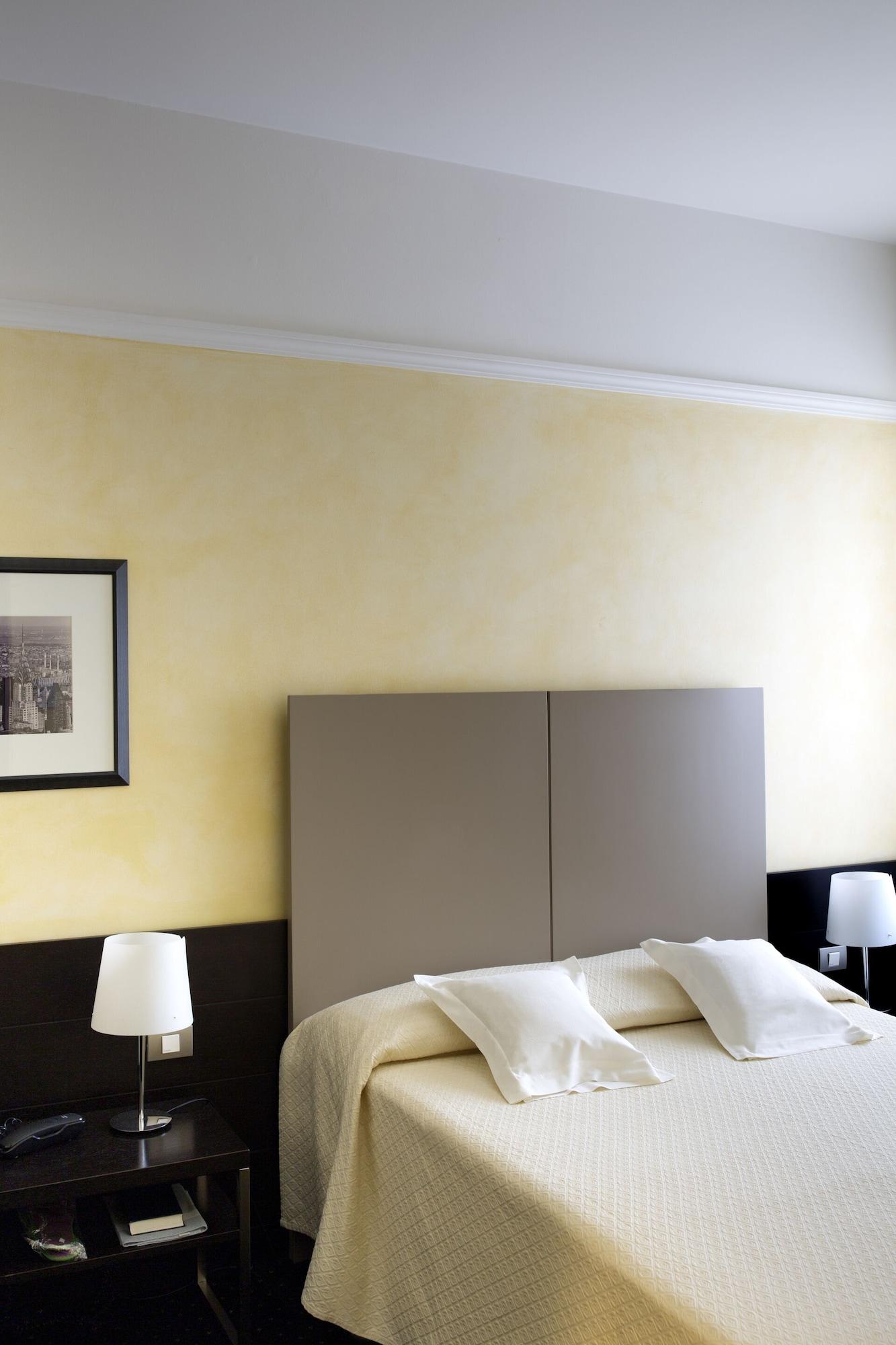 Hotel Colombia Milan Bagian luar foto