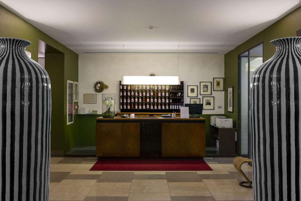 Hotel Colombia Milan Bagian luar foto