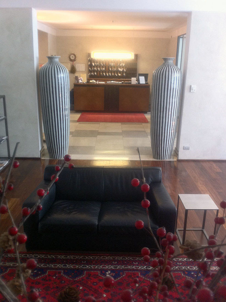Hotel Colombia Milan Bagian luar foto