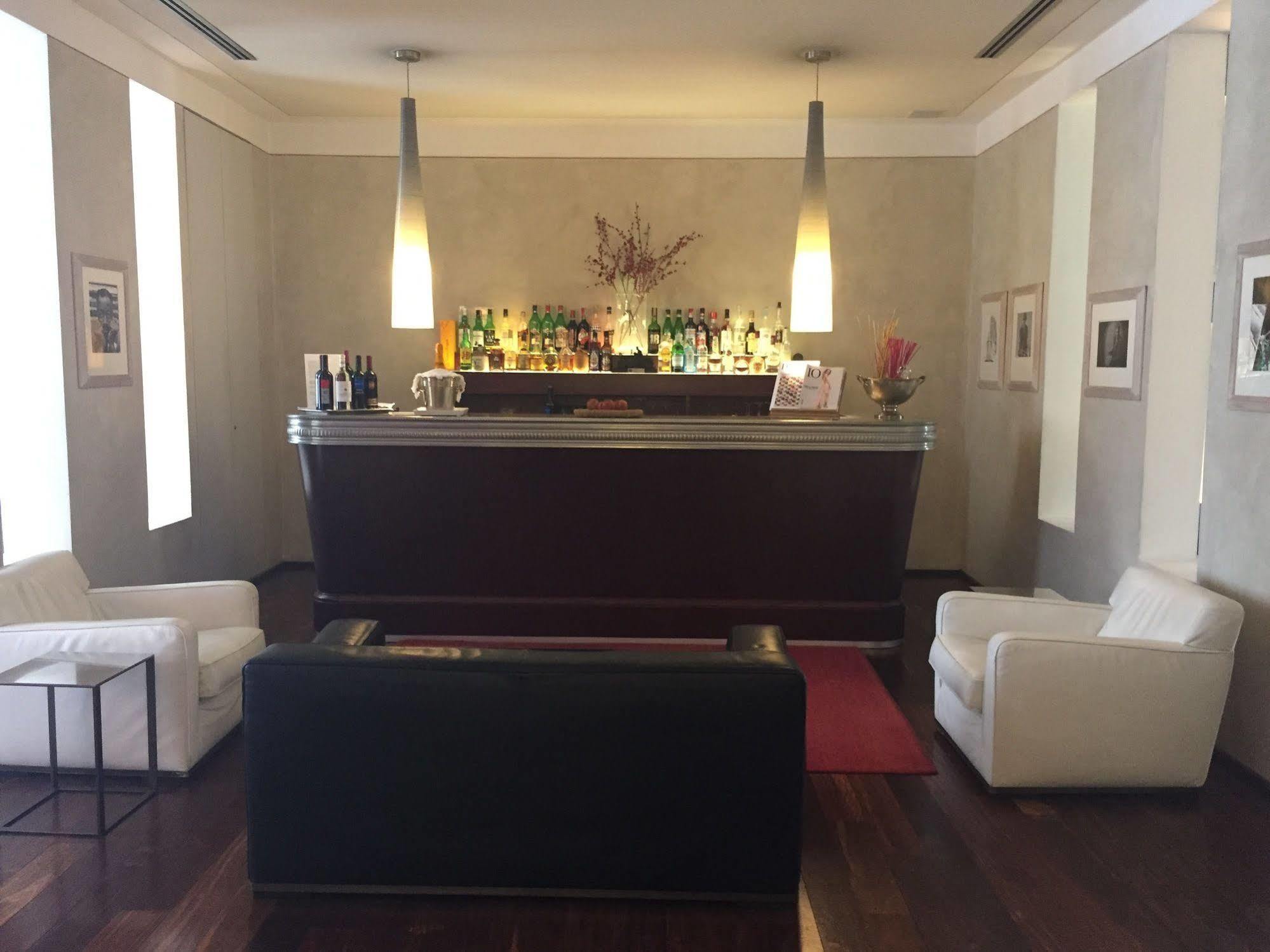 Hotel Colombia Milan Bagian luar foto
